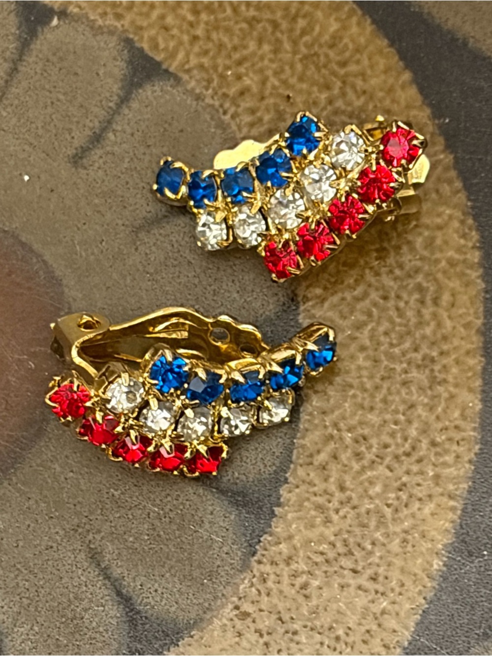 Old-fashioned Gold-Tone Red White Blue Crystal Clip-On Earrings - Unbranded